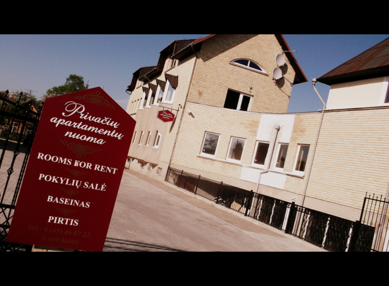 Pastatas gyvenamasis namas su komercinėmis patalpomis Panevėžyje